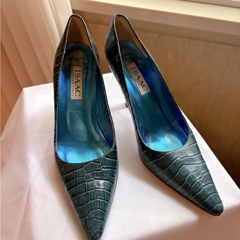 Isaac blue croc like leather pumps in teal blue